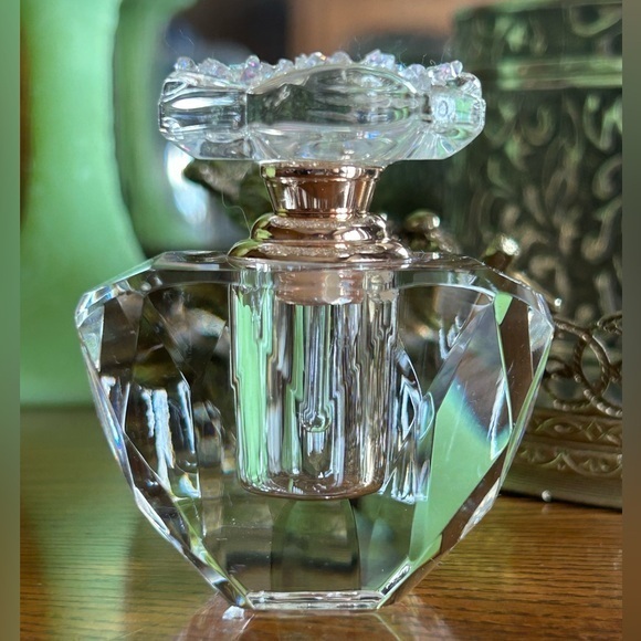 Oleg Cassini Other - Oleg Cassini Crystal Sparkling Flower Perfume Bottle